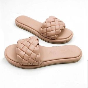 SEYCHELLES BELLISSIMA PUFFY WOVEN SLIDE SANDAL